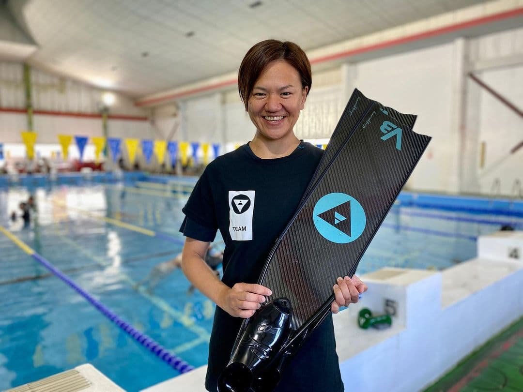 yasuko ozeki at the pool