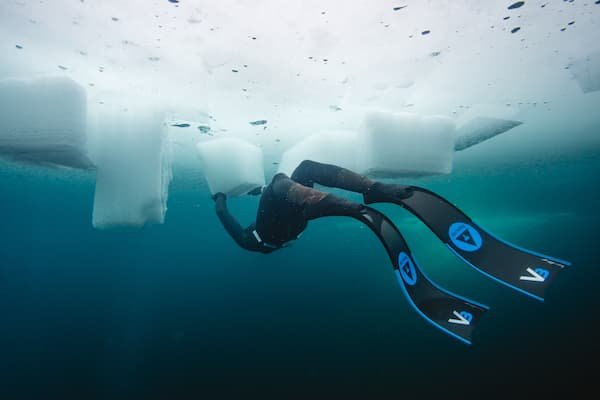 freediving_under_ice